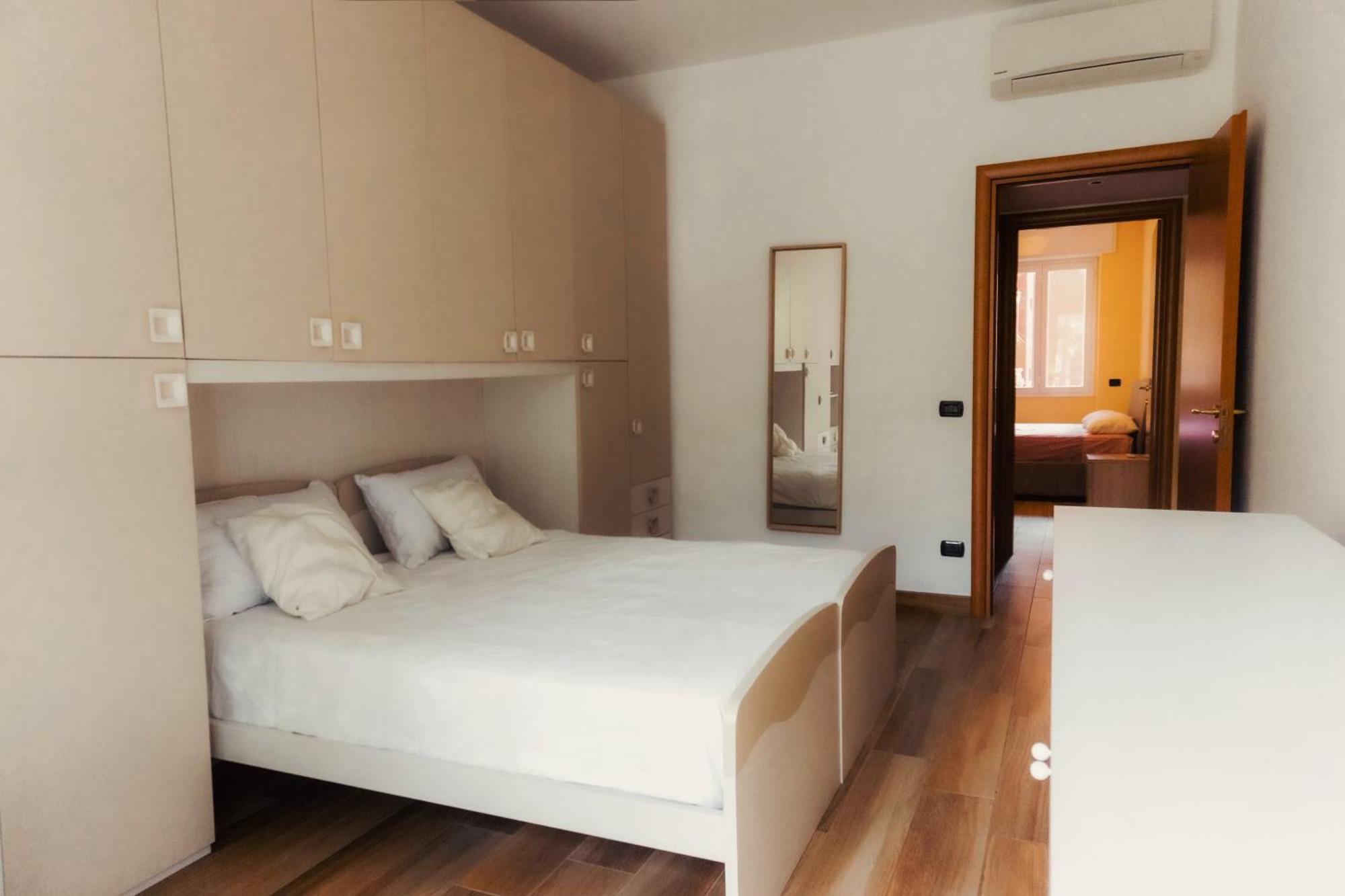 Prestigioso Appartamento In Zona Tortona - Solari Milan Bagian luar foto