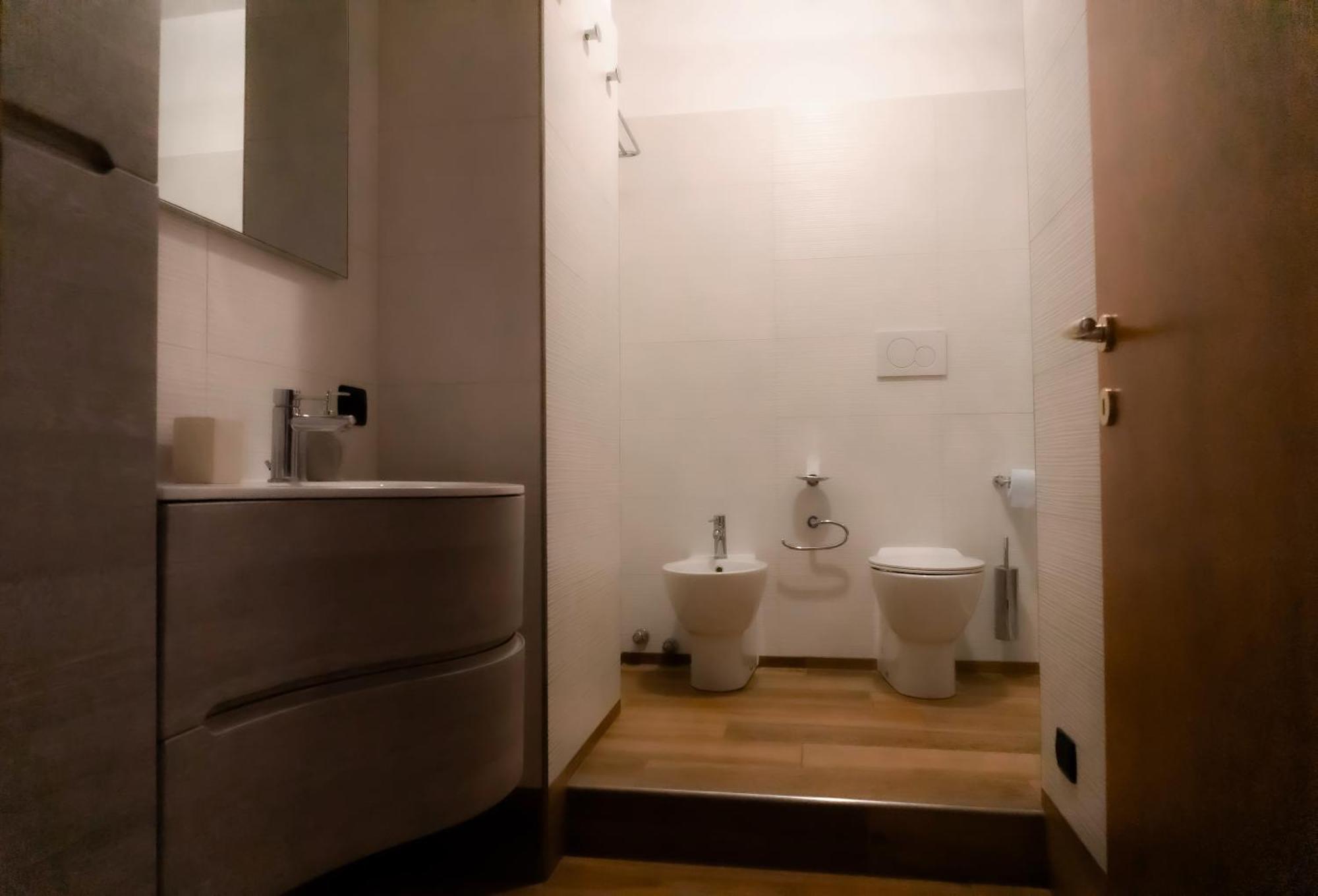 Prestigioso Appartamento In Zona Tortona - Solari Milan Bagian luar foto